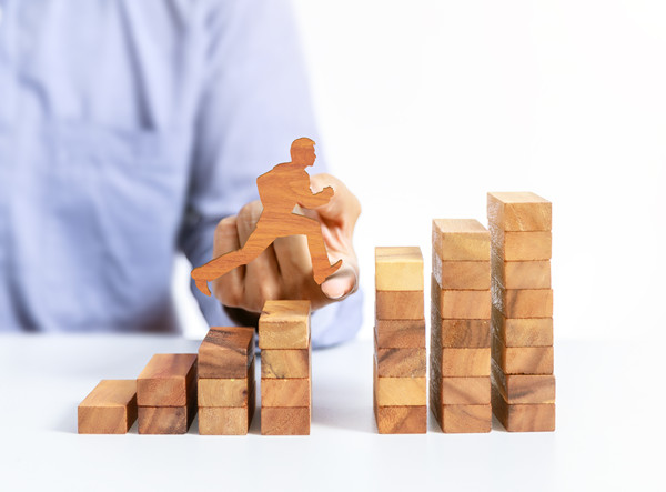 企業(yè)戰(zhàn)略規(guī)劃的步驟是什么？如何落地實施？