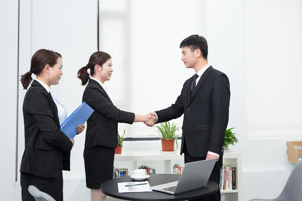 績(jī)效溝通：及時(shí)反饋，解決績(jī)效問(wèn)題