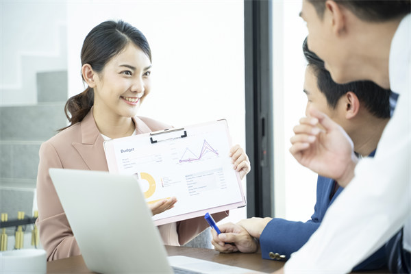 績效評估與反饋：客觀評估，持續(xù)改進(jìn)