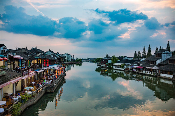 以文化賦能經(jīng)濟(jì)社會(huì)發(fā)展，企業(yè)營(yíng)銷管理對(duì)此有何啟發(fā)？