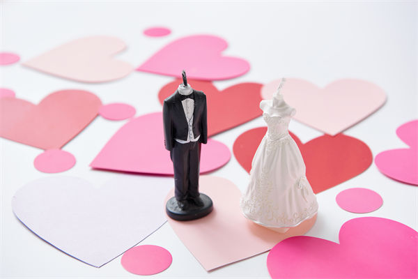 5月10日起結(jié)婚離婚不需要戶口本，人力資源怎么看？