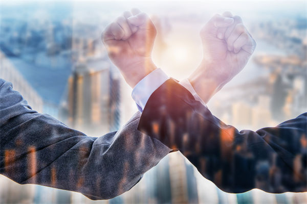 榮耀CEO承認(rèn)銷量非常困難，眾多企業(yè)的品牌戰(zhàn)略啟示