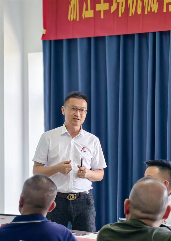 正睿咨詢集團(tuán)運(yùn)營總監(jiān)杜章勝老師致辭