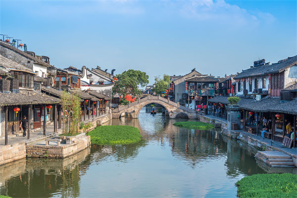 戰(zhàn)略規(guī)劃分析：村民不滿古鎮(zhèn)收門票，指引游客逃票